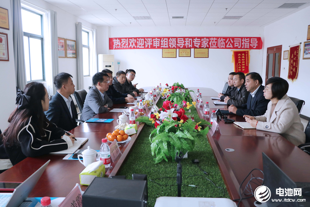 中國(guó)電池新能源產(chǎn)業(yè)鏈調(diào)研團(tuán)一行參觀考察河南華瑞