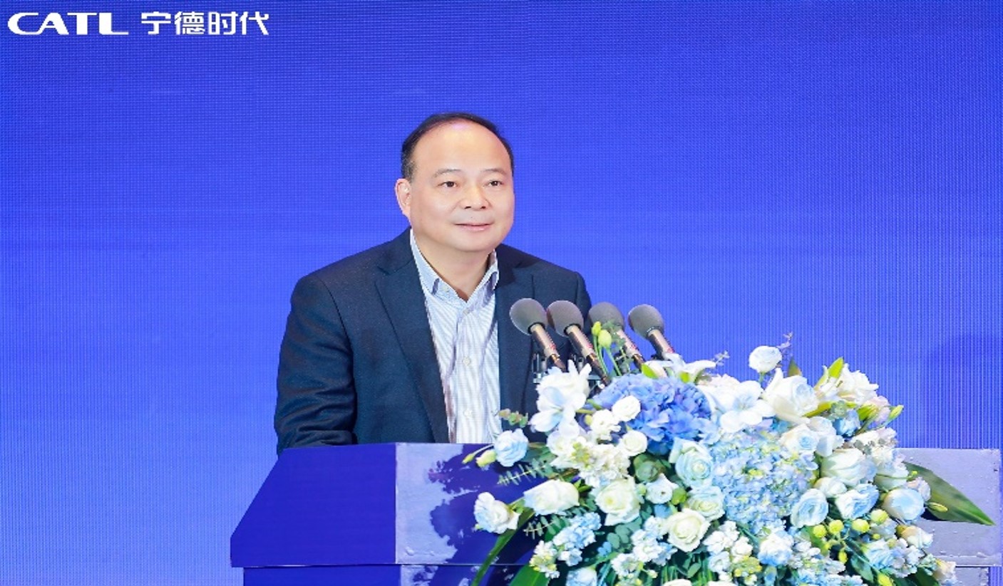 曾毓群