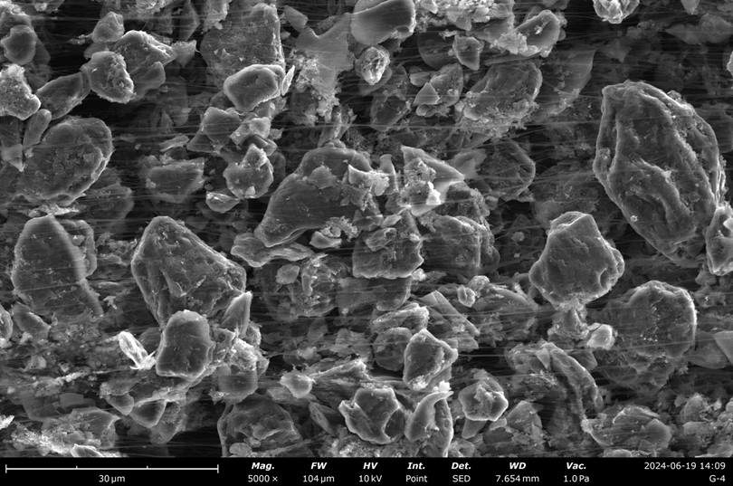 石墨負極2%PTFE含量自支撐膜截面SEM 石墨負極2%PTFE含量自支撐膜截面SEM