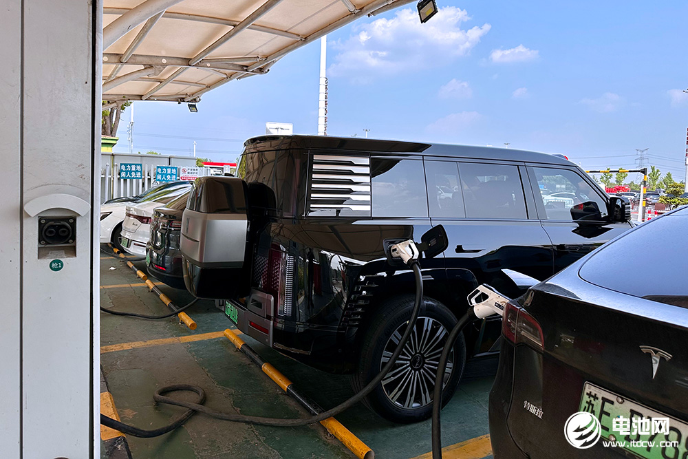 國(guó)內(nèi)批發(fā)零售滲透率均超51.5%!4月新能源乘用車(chē)出口18.9萬(wàn)輛